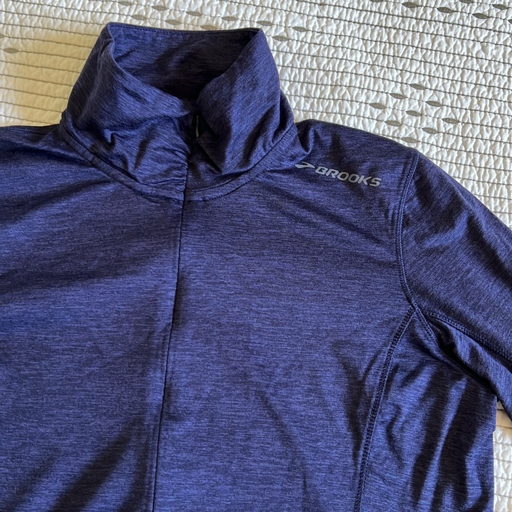 Brooks running navy half zip size small